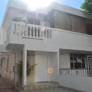 Paradise House Vacation One Block From Castillo Grande Casa Paraiso , Cartagena Colombia